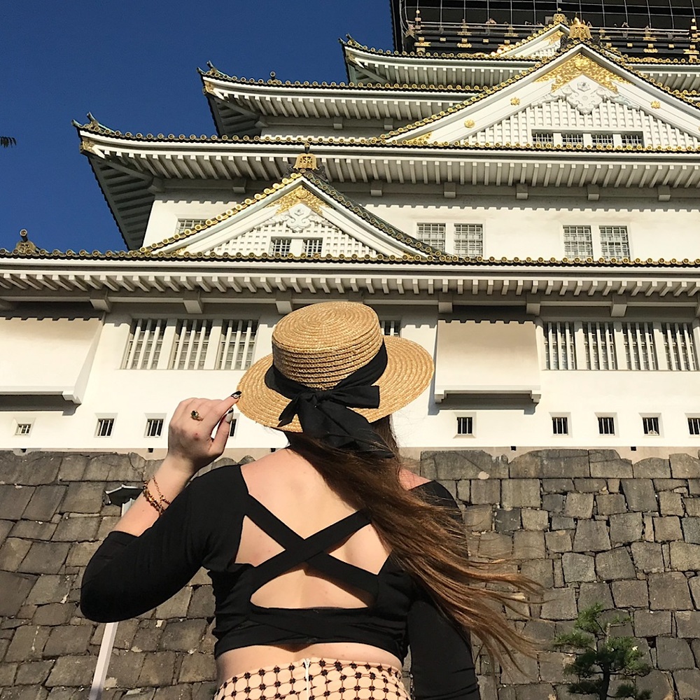 🛍️ Cross cross backless crop top